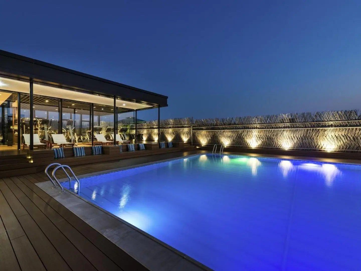 Novotel Shanghai Clover Hotel OUTDOOR_POOL