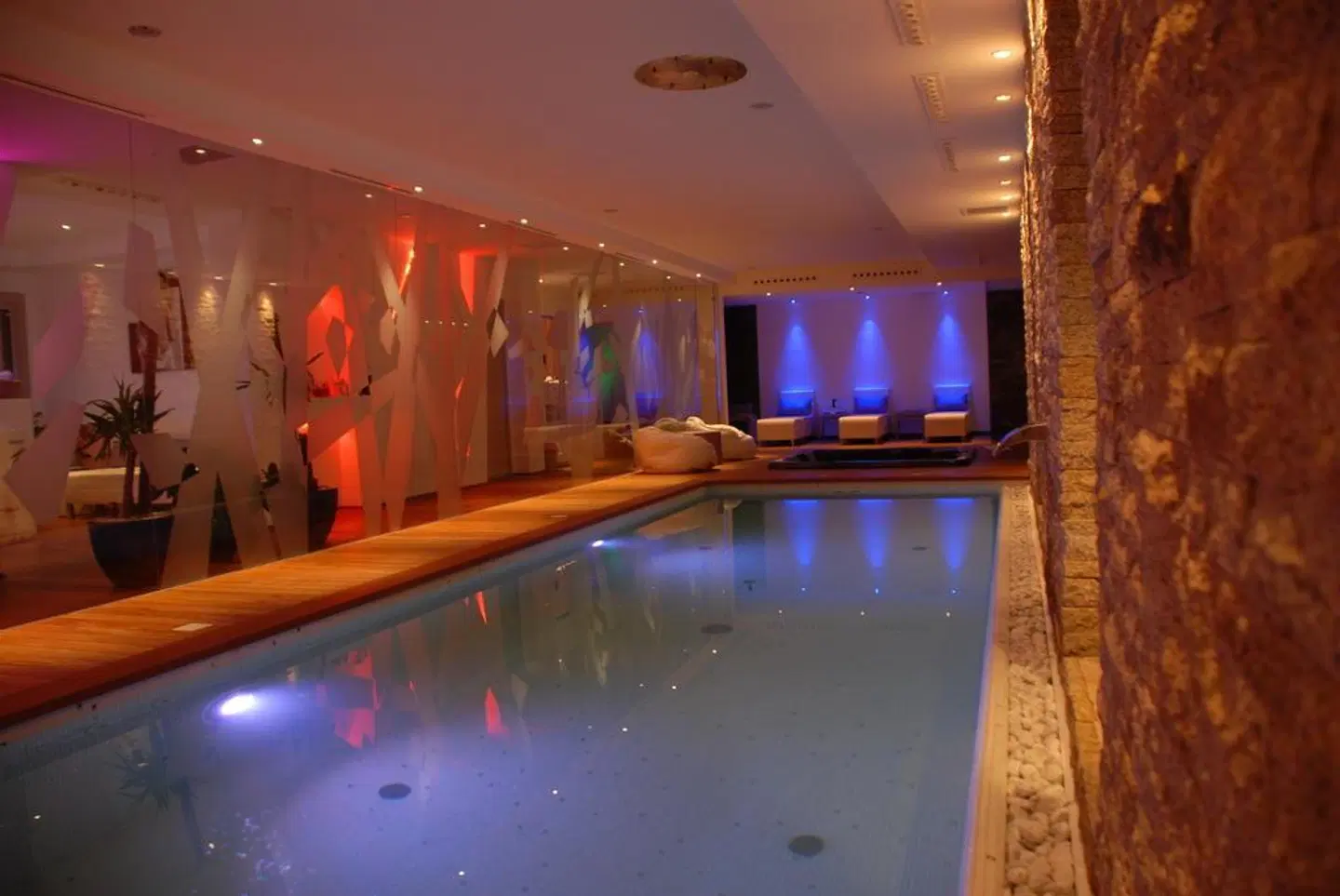 Tenuta Pilastru Hallenbad