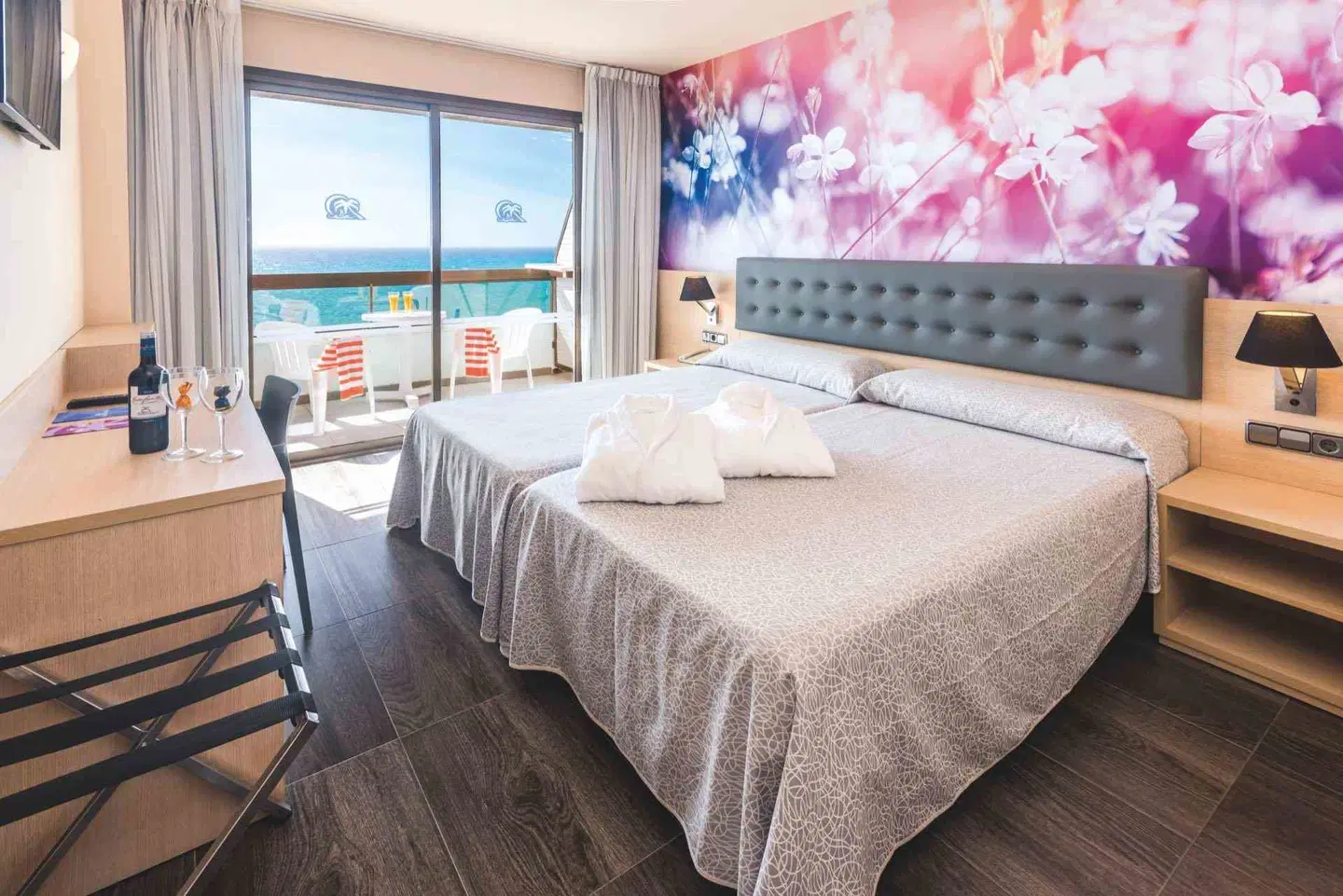 Tropic Park ROOM_EXAMPLE
