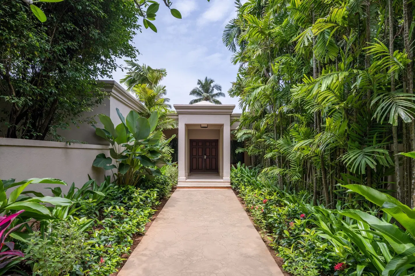 The St. Regis Goa Resort Garten