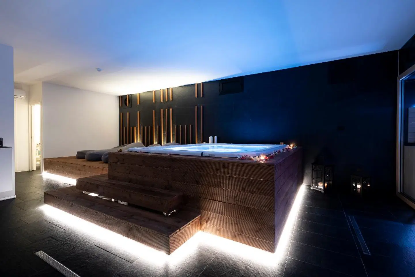 Alkamuri Posh Hotel & Spa ROOM_EXAMPLE
