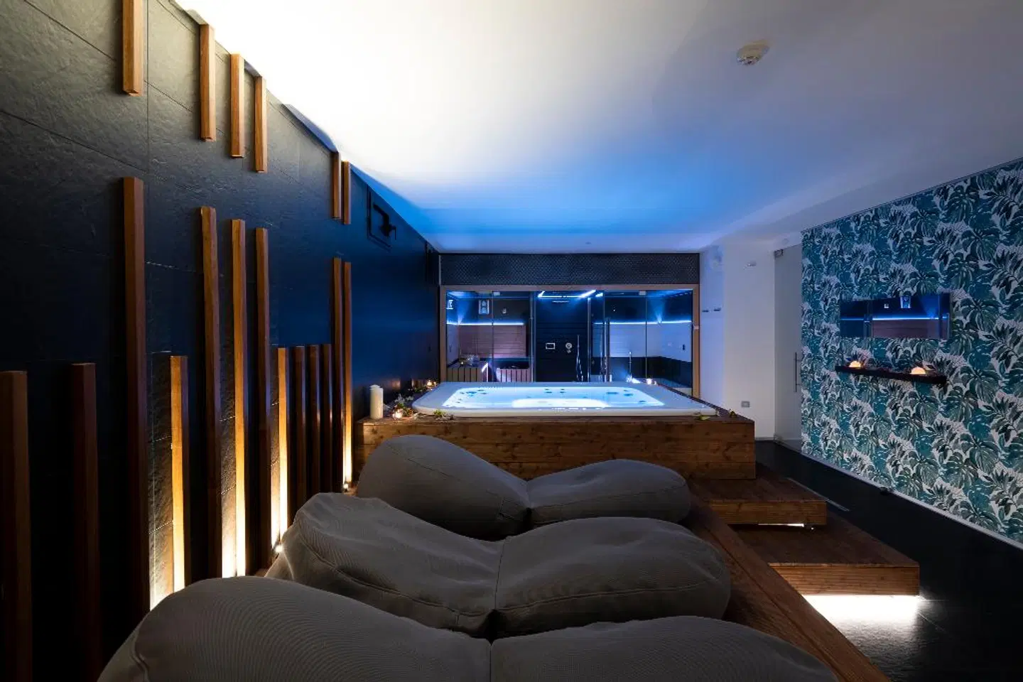 Alkamuri Posh Hotel & Spa ROOM_EXAMPLE