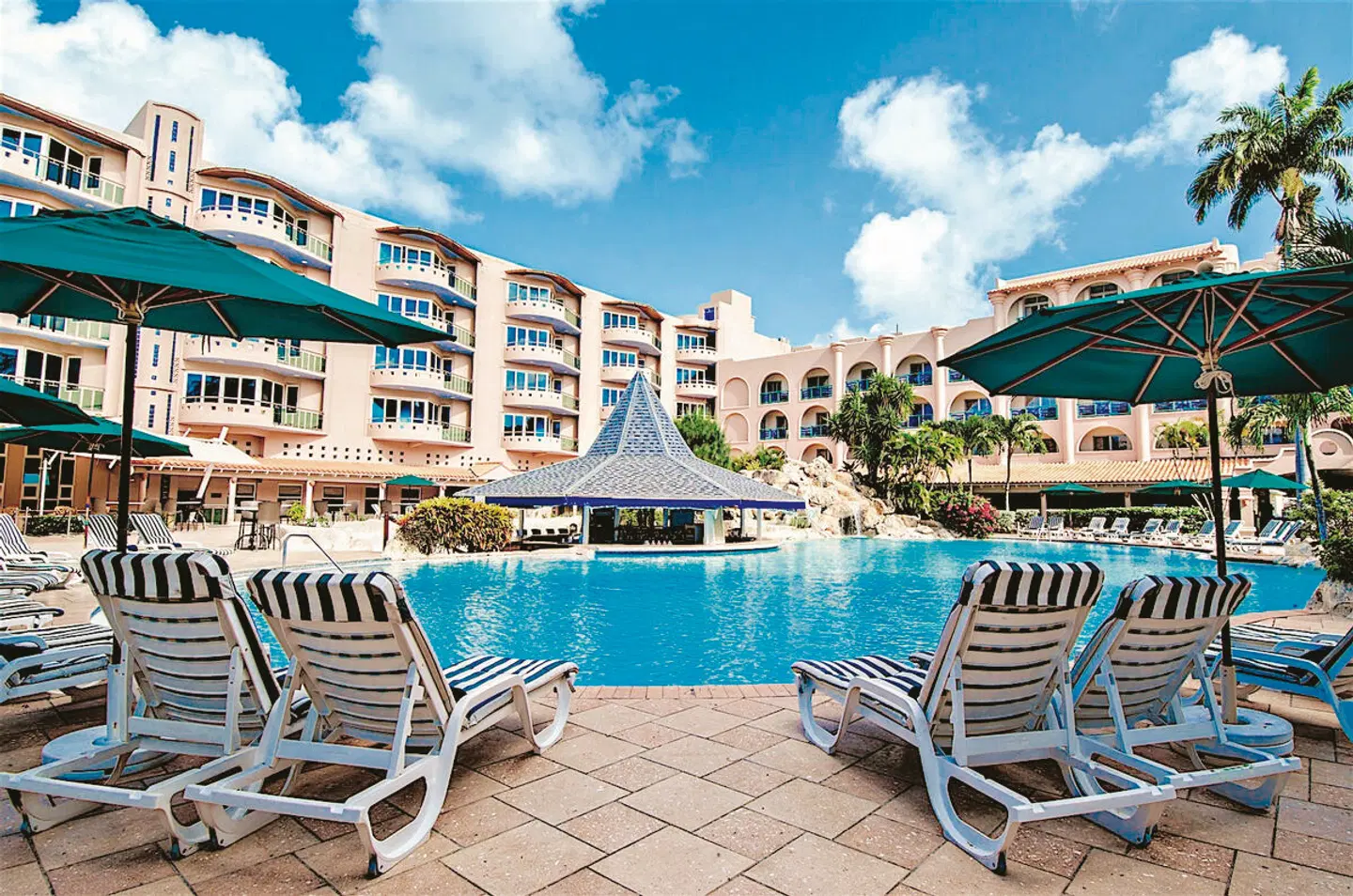 Accra Beach Hotel & Spa OUTDOOR_POOL