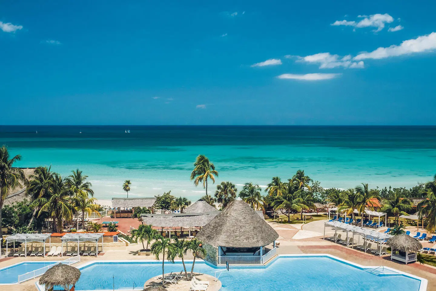 Bella Costa OUTDOOR_POOL