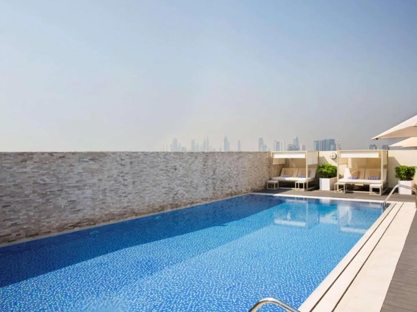 Novotel Bur Dubai Hotel OUTDOOR_POOL