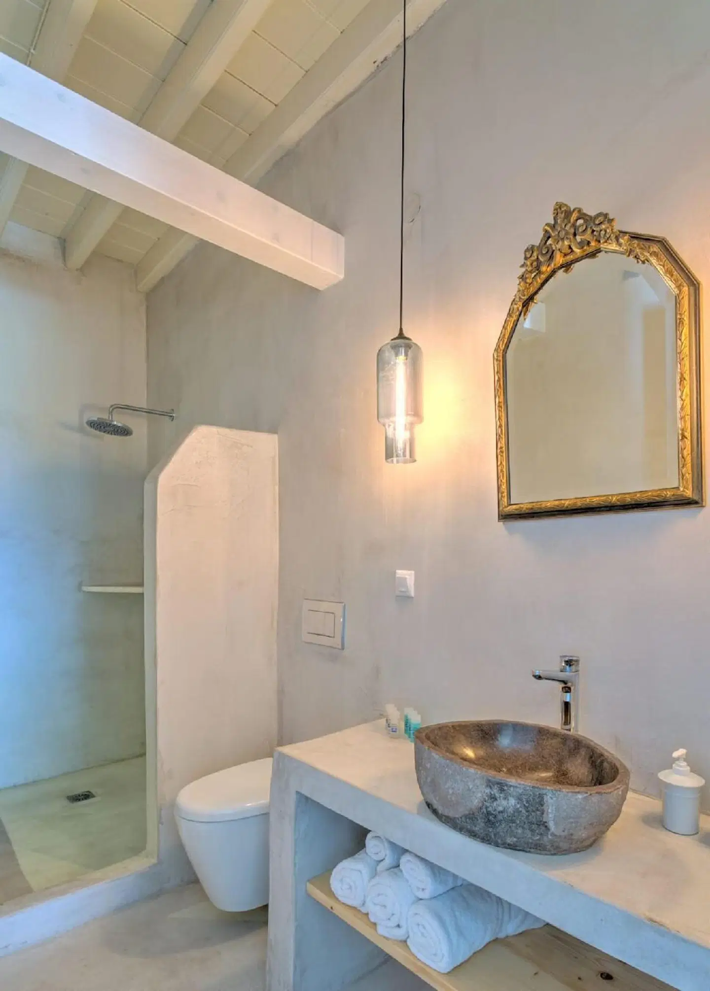 9 Muses Exclusive Apartments Badezimmer