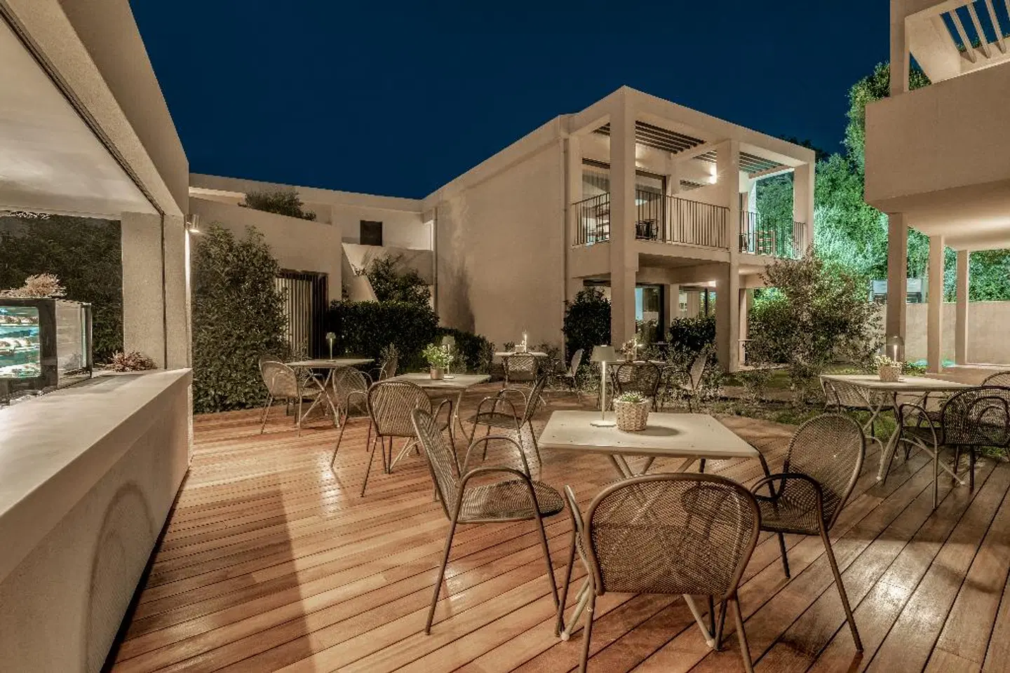 New Beach Hotel Terrasse