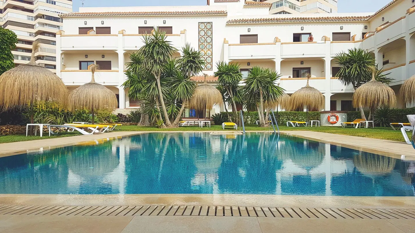 Tarik OUTDOOR_POOL