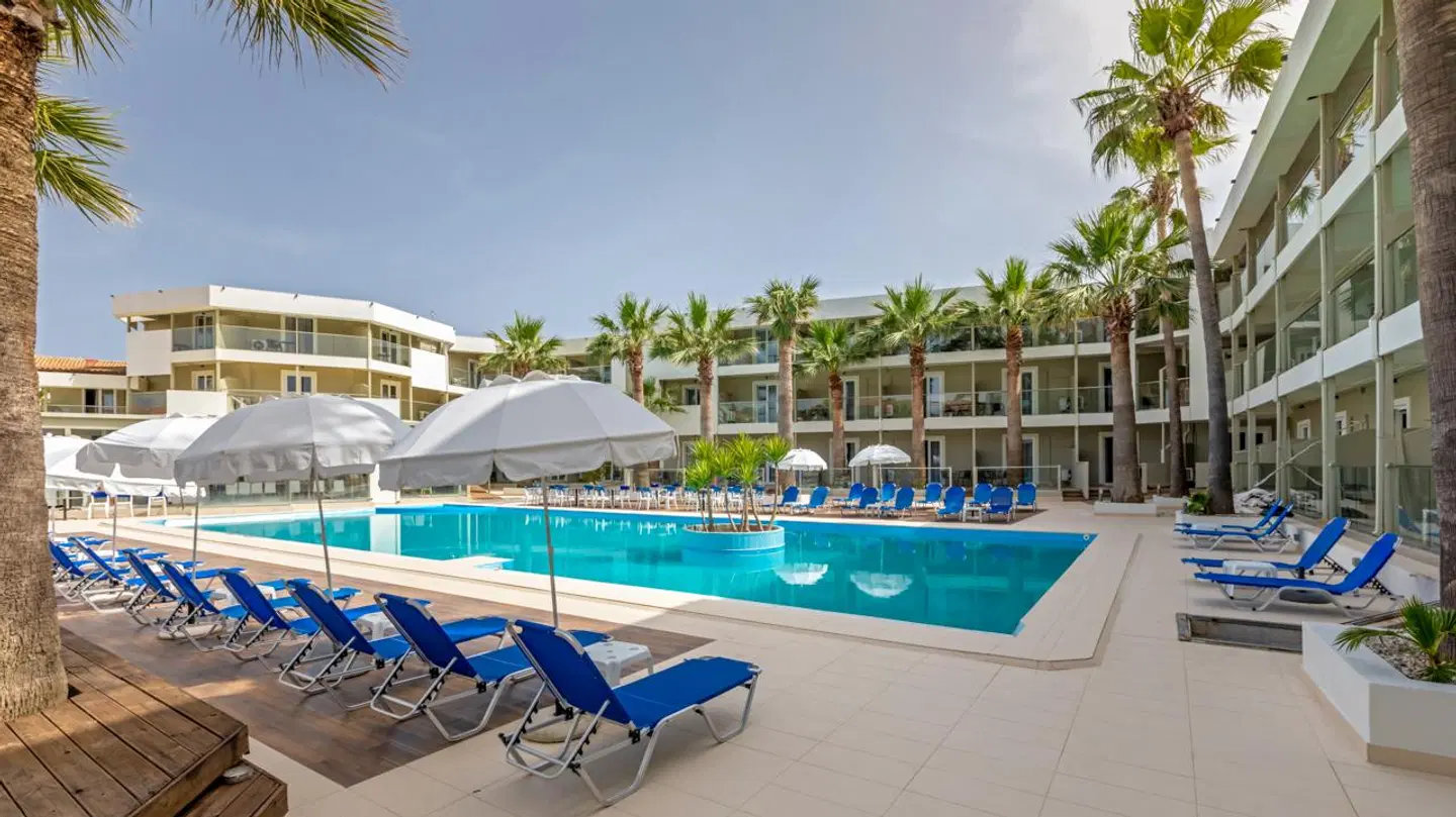 White Olive Premium Cameo OUTDOOR_POOL