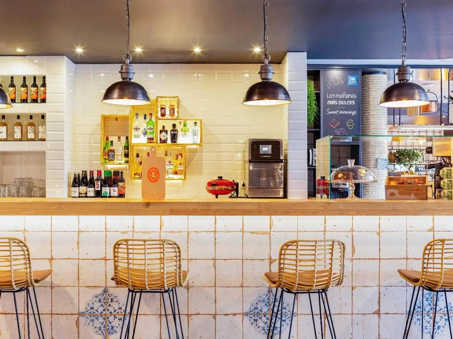 ibis Oviedo Bar