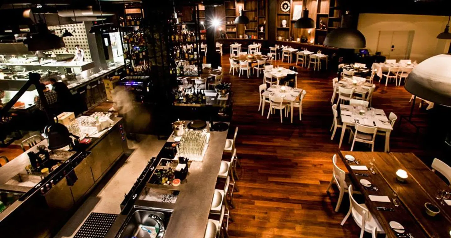 Home Hotel Folketeateret Bar