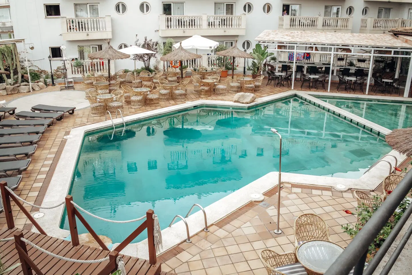Alba Seleqtta OUTDOOR_POOL