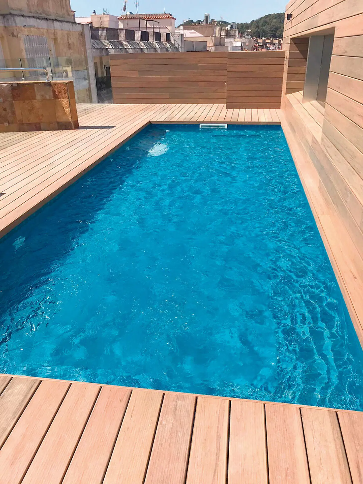Metropol OUTDOOR_POOL