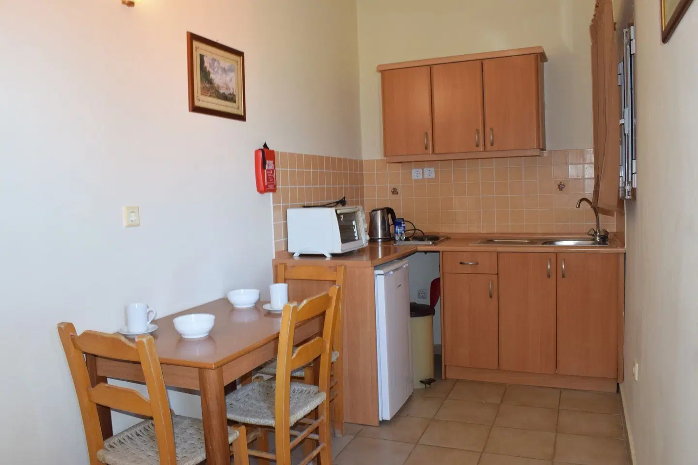 Sunrise Apartments ROOM_EXAMPLE