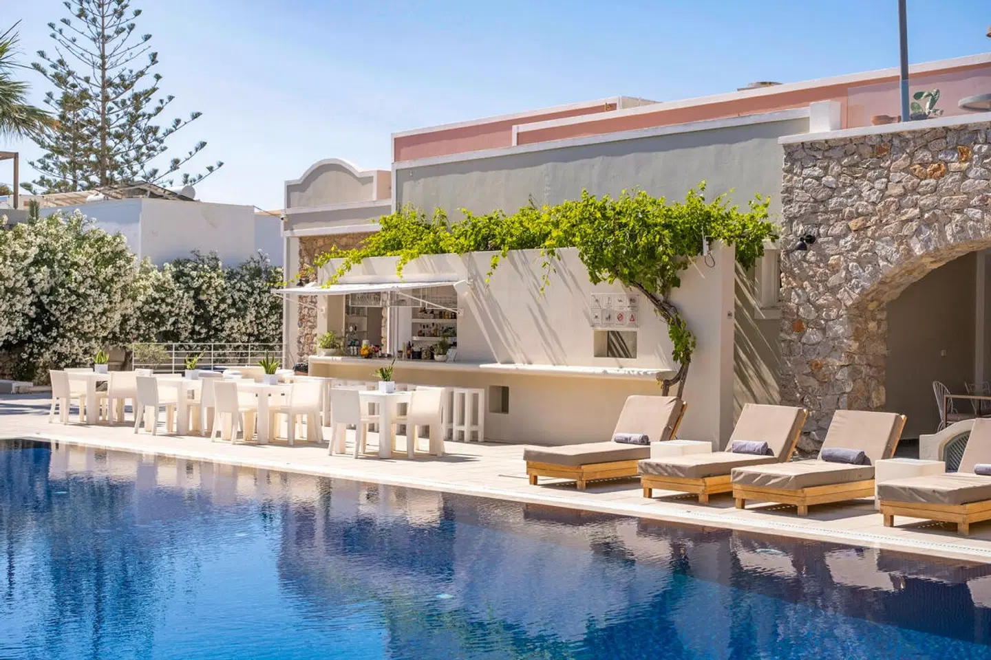 Rosebay Hotel OUTDOOR_POOL