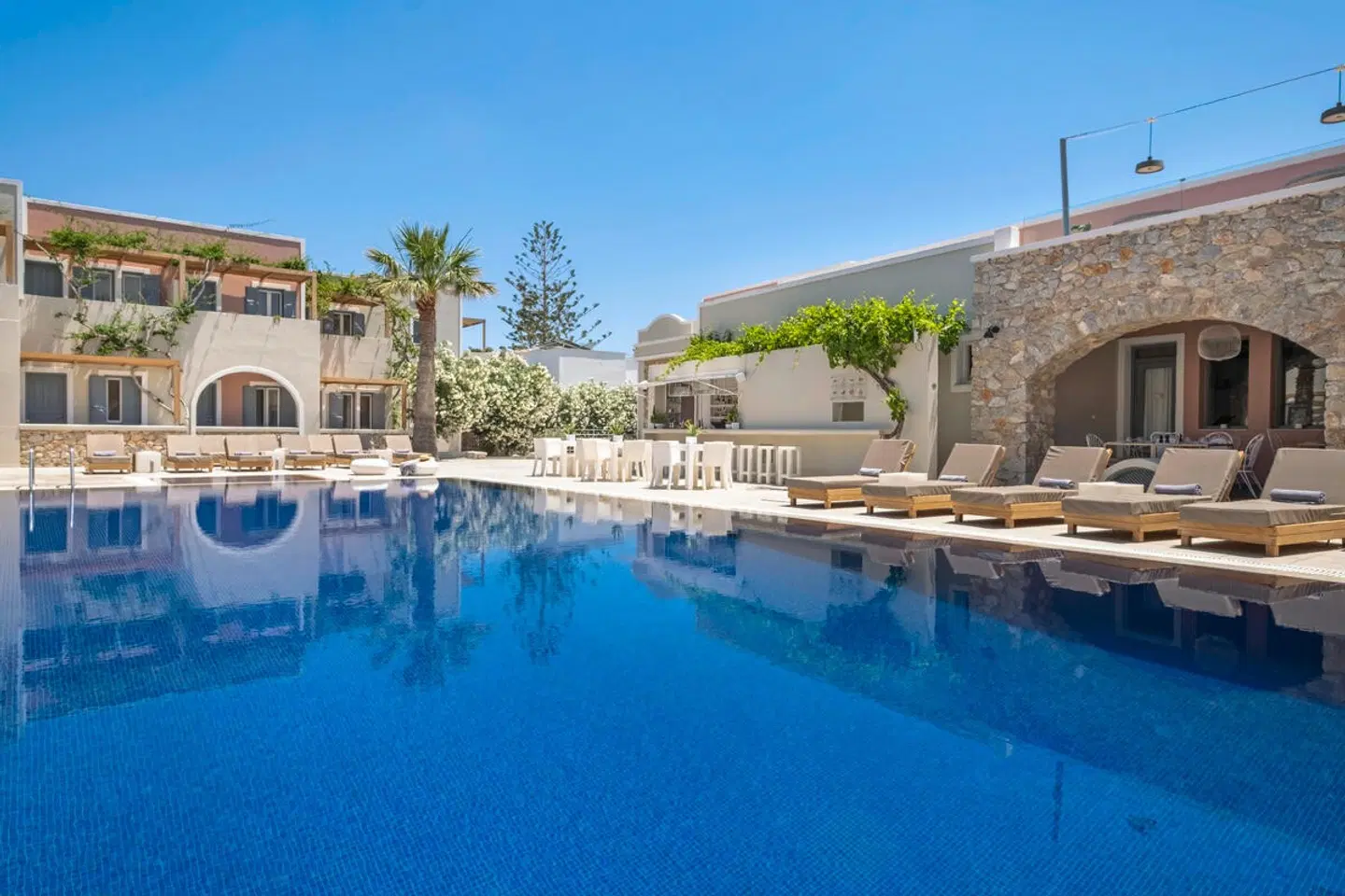 Rosebay Hotel OUTDOOR_POOL