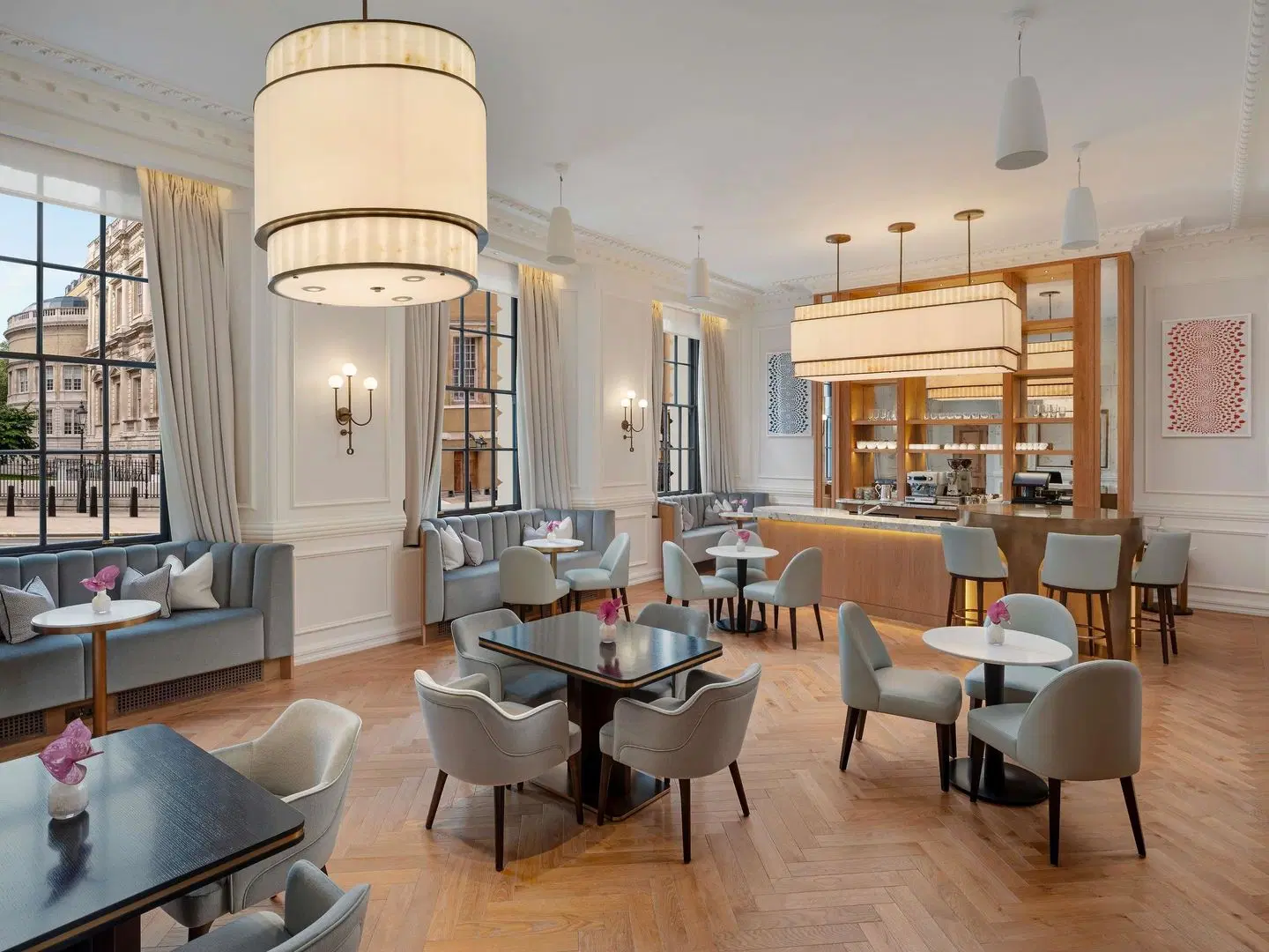 Raffles London at The OWO LOUNGE_LOBBY