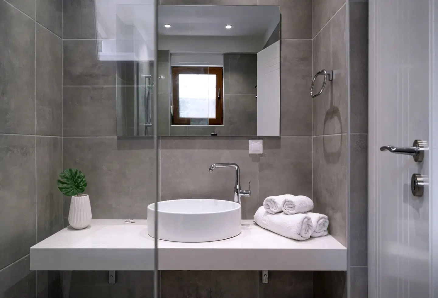 Karavos ROOM_EXAMPLE