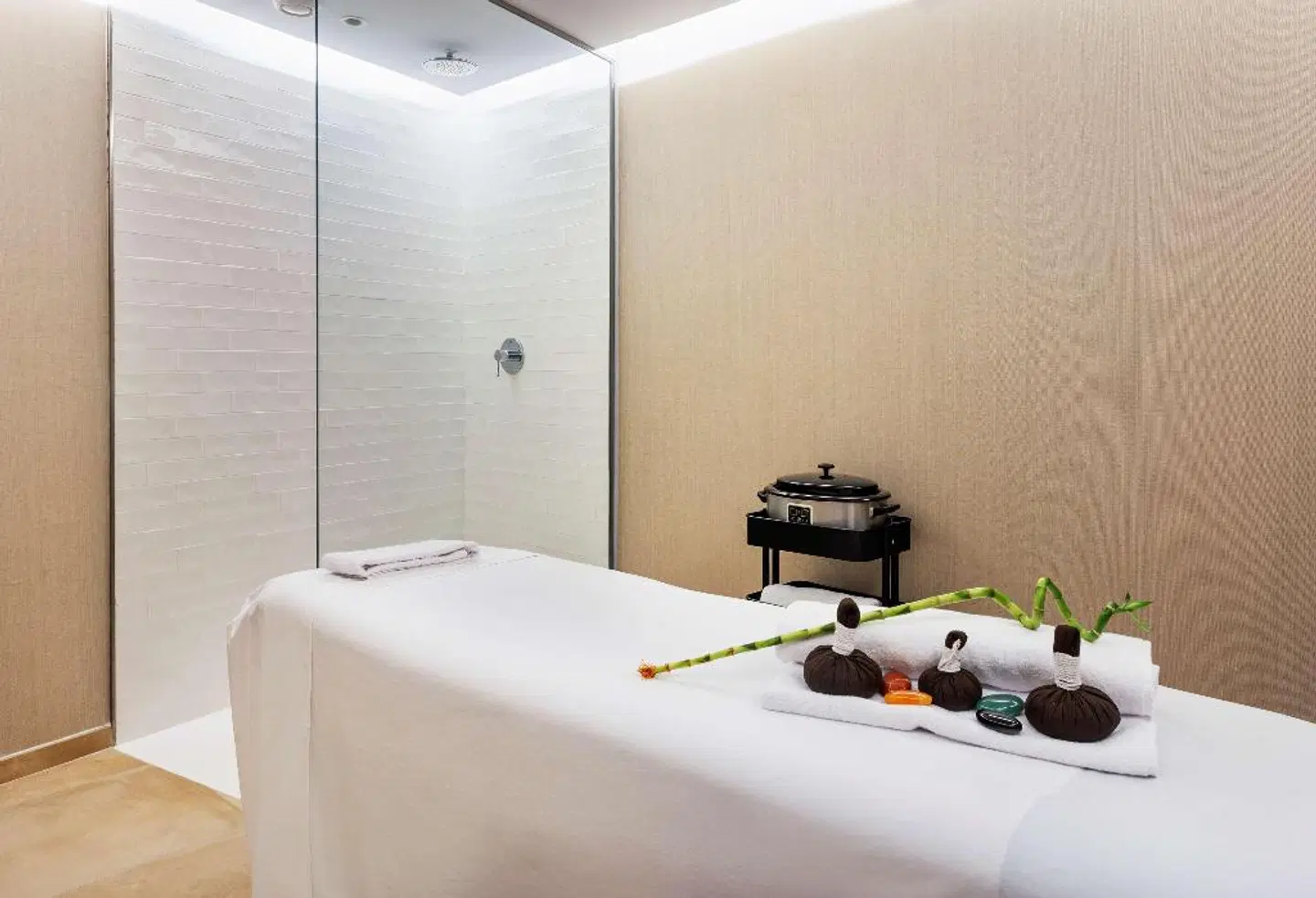 Catalonia Santa Justa Badezimmer