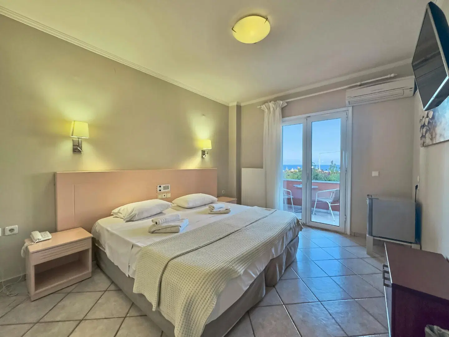 Philoxenia ROOM_EXAMPLE
