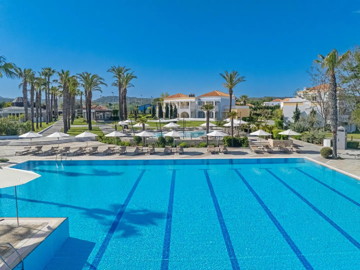 Neptune Luxury Resort OUTDOOR_POOL