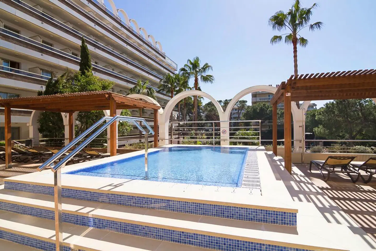 Golden Port Salou & Spa OUTDOOR_POOL
