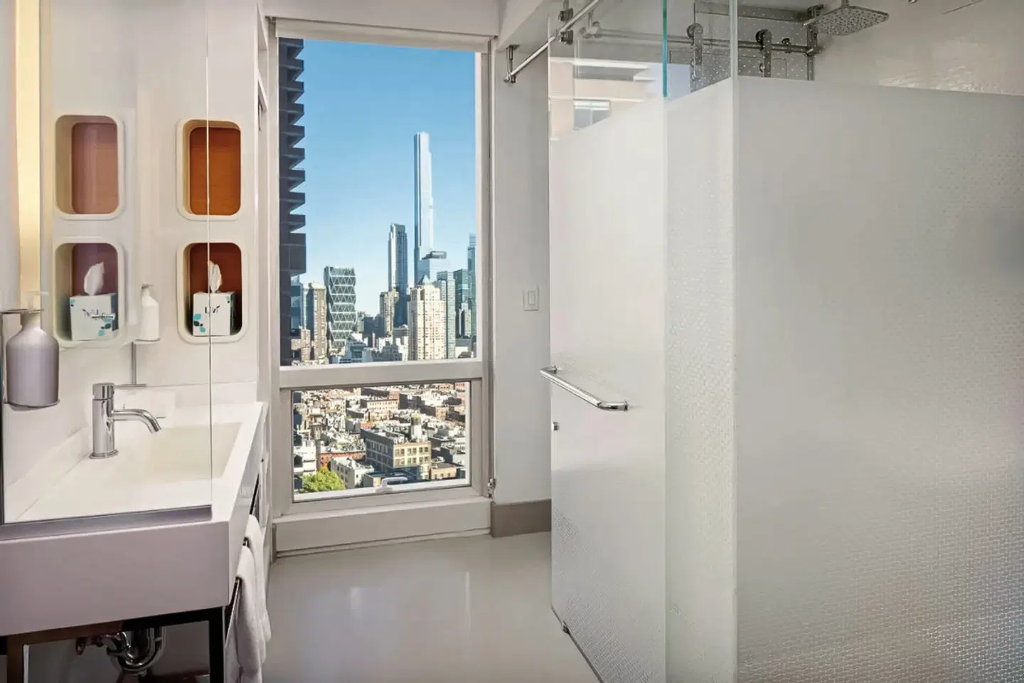 YOTEL New York Times Square Badezimmer