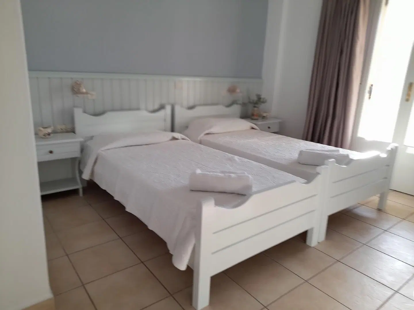 Elia ROOM_EXAMPLE