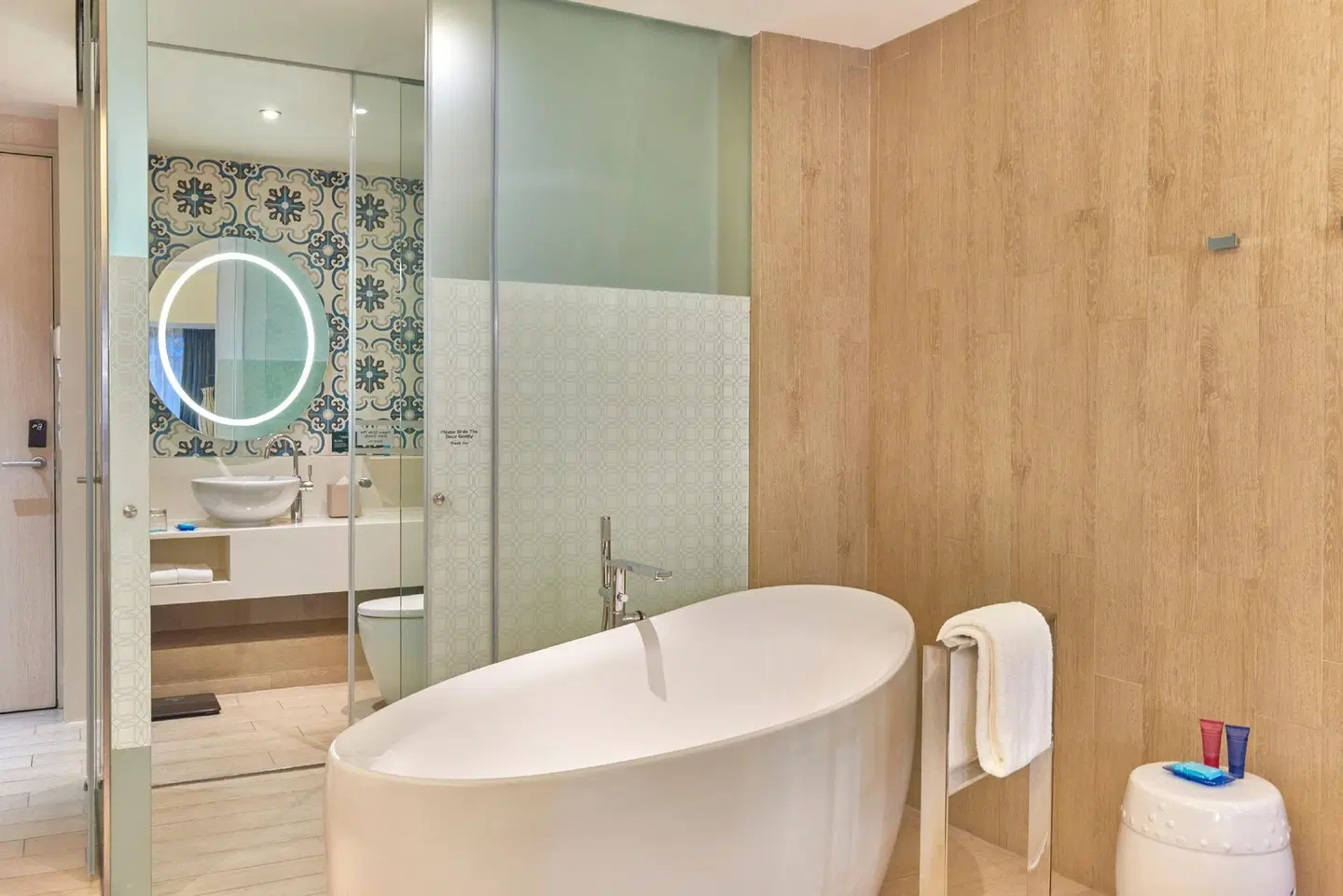 Village Hotel Katong by Far East Hospitality Badezimmer