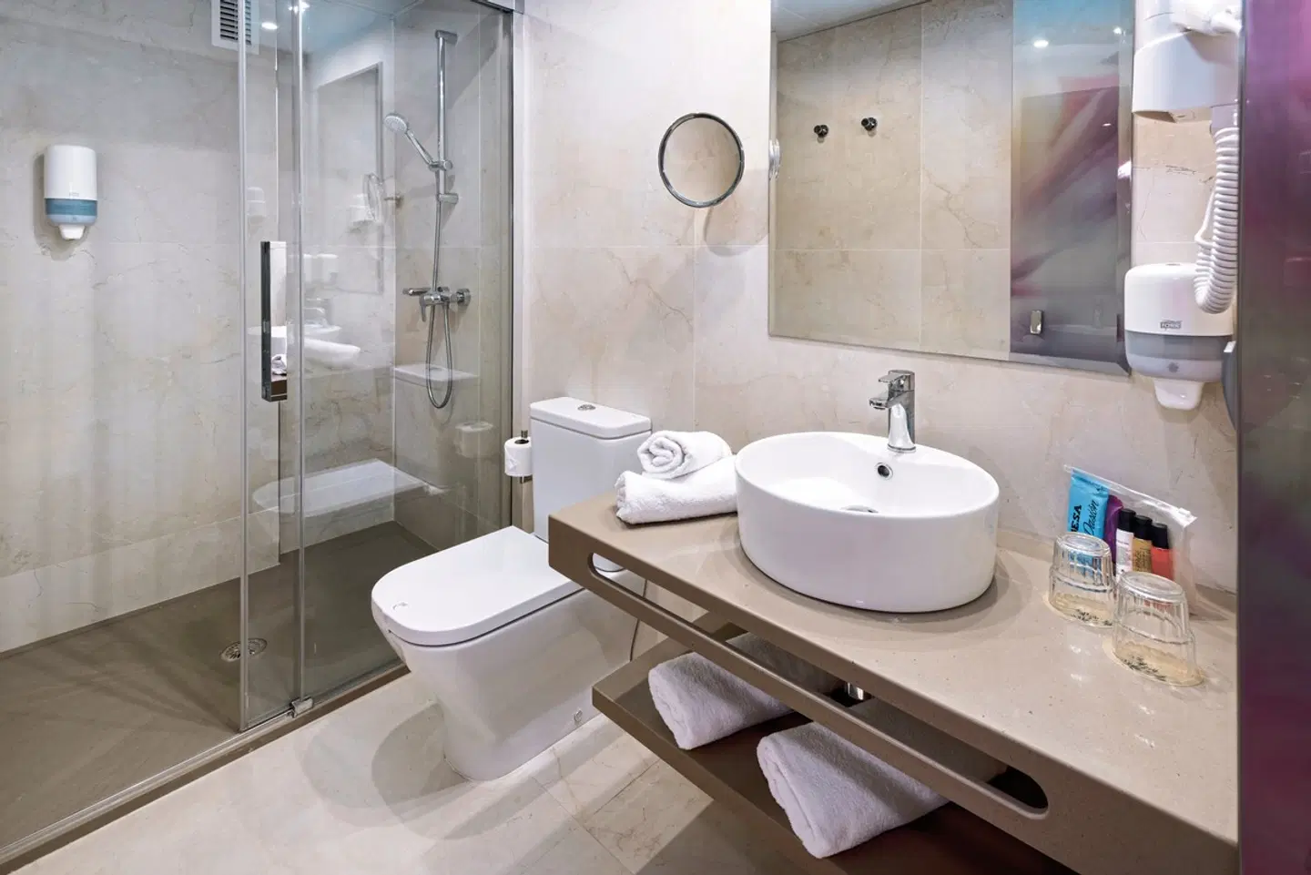 Sumus Hotel Monteplaya Badezimmer
