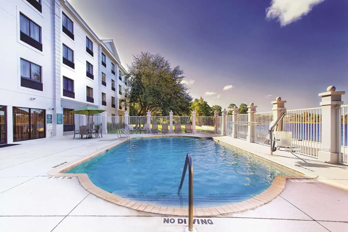 La Quinta Inn & Suites by Wyndham Bonita Springs Naples N. OUTDOOR_POOL