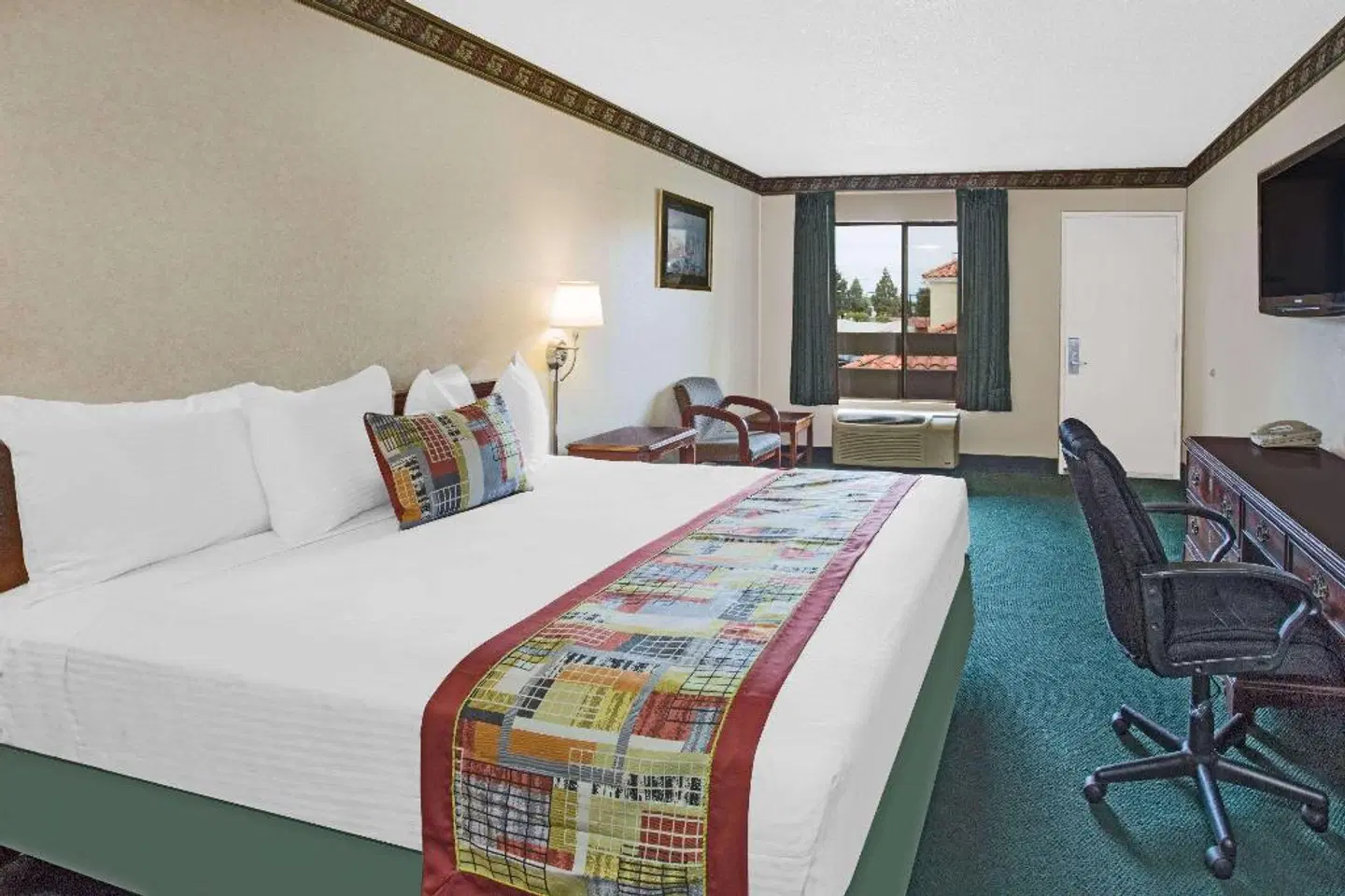 Travelodge by Wyndham Costa Mesa Newport Beach Hacienda ROOM_EXAMPLE