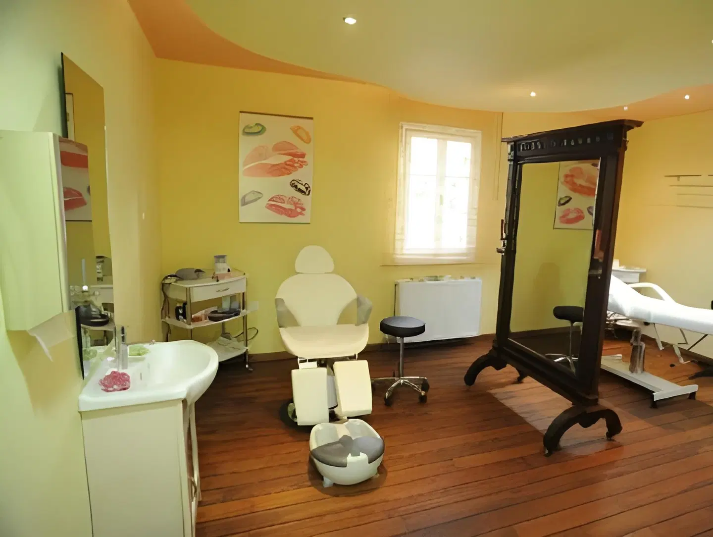 Lianos Village HEALTH_BEAUTY