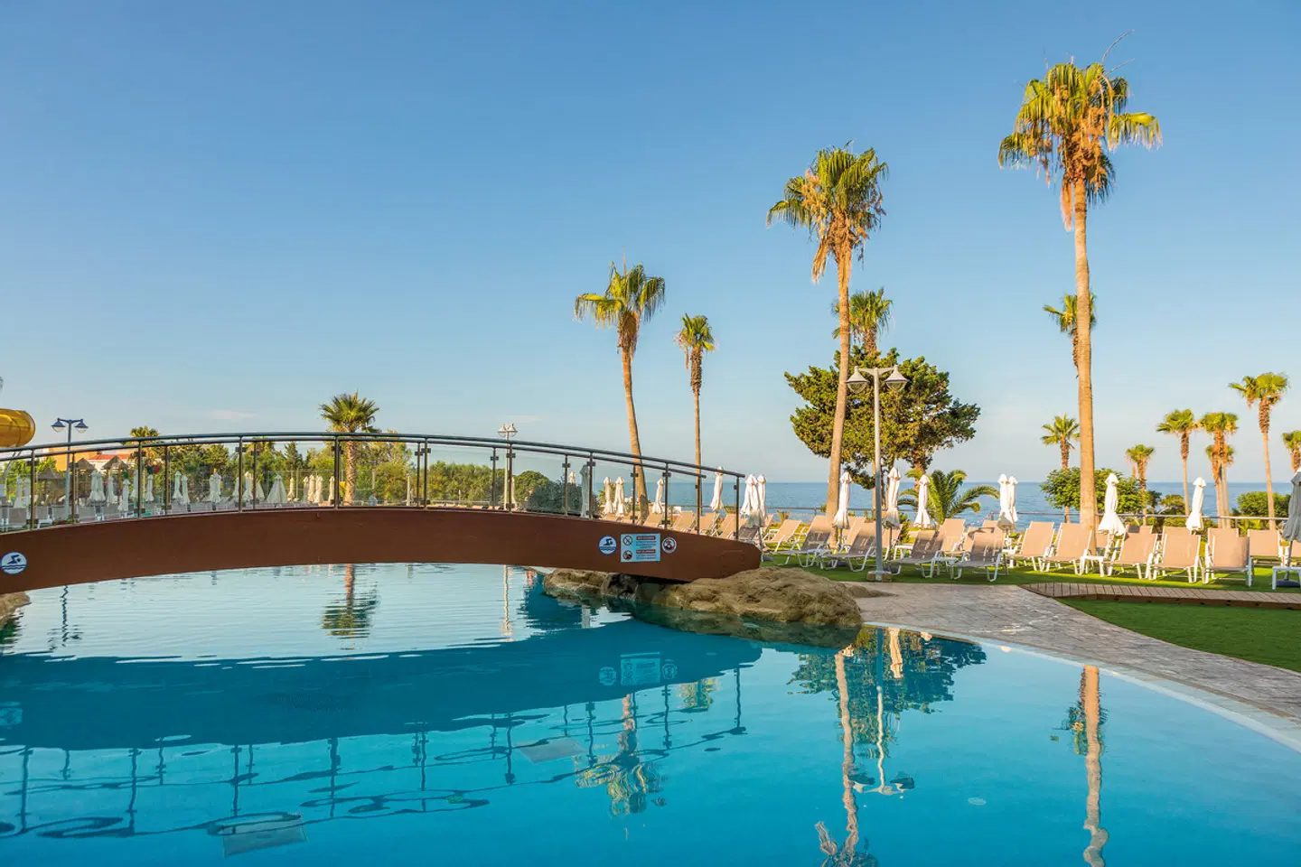 Leonardo Laura Beach & Splash Resort OUTDOOR_POOL