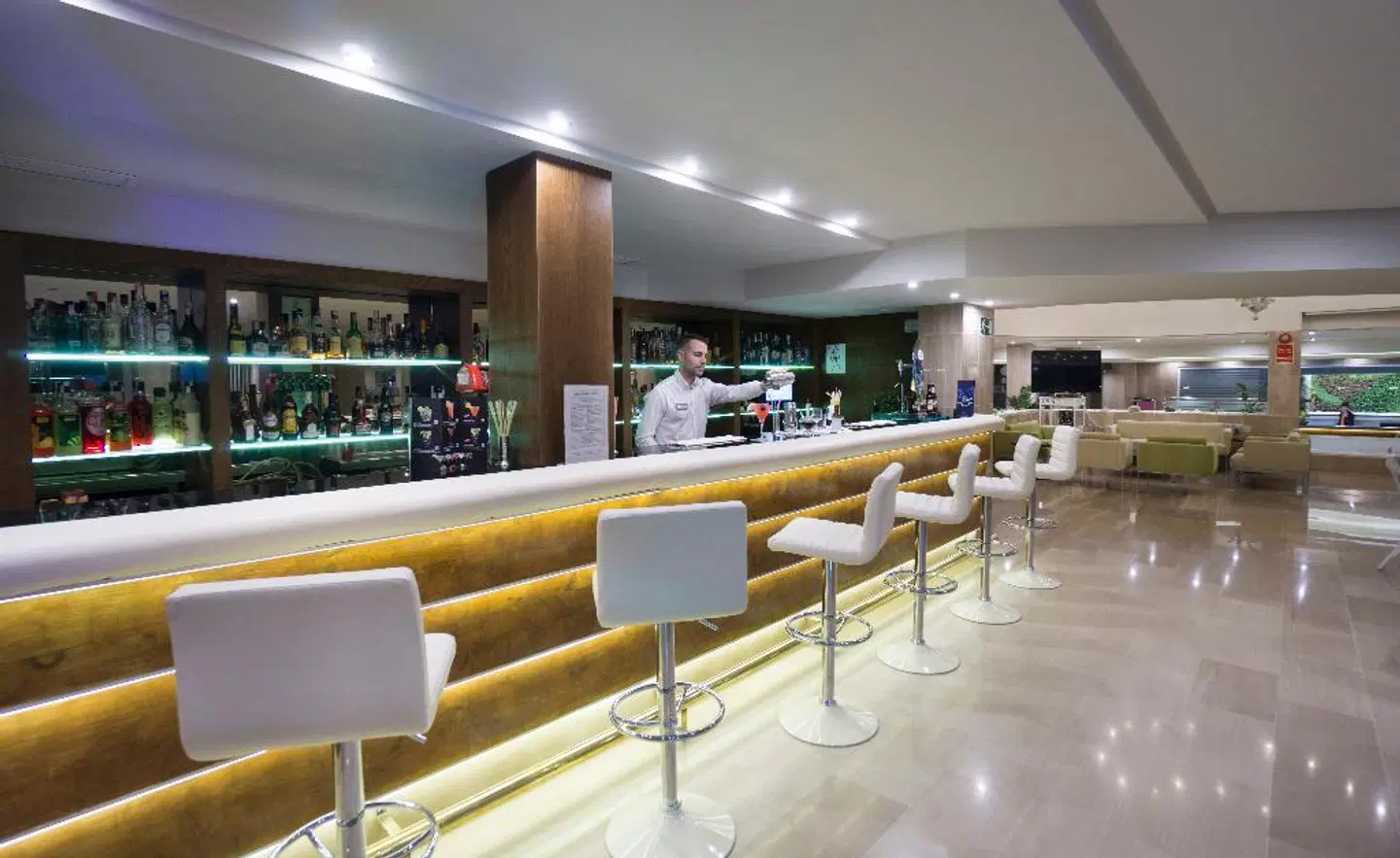 MS Aguamarina Bar