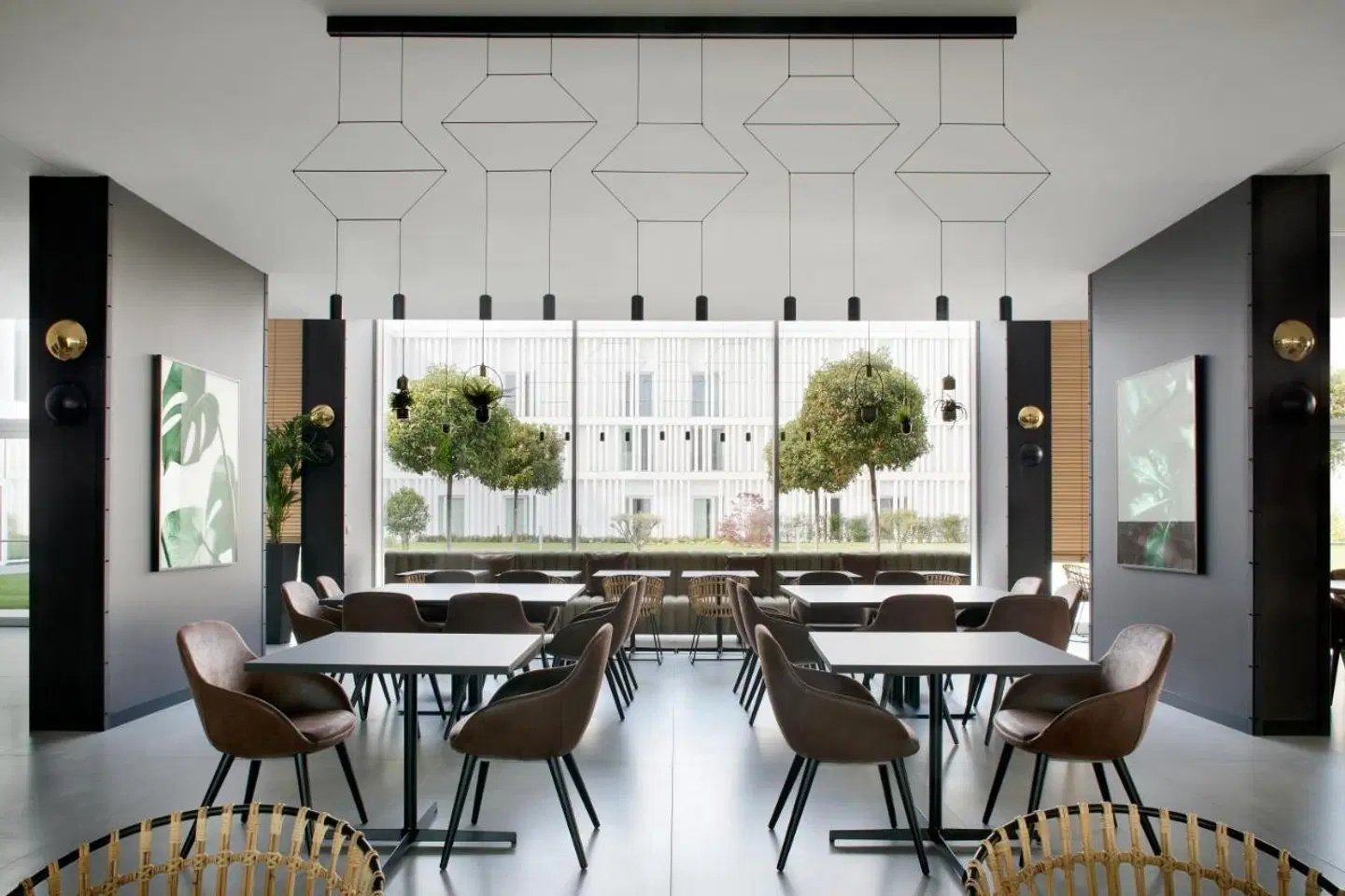 J Hotel Restaurant