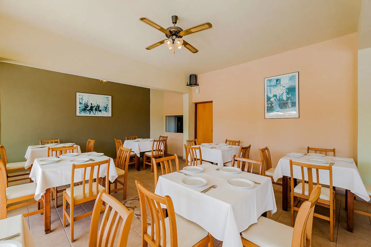 Esmeralda Hotel Restaurant