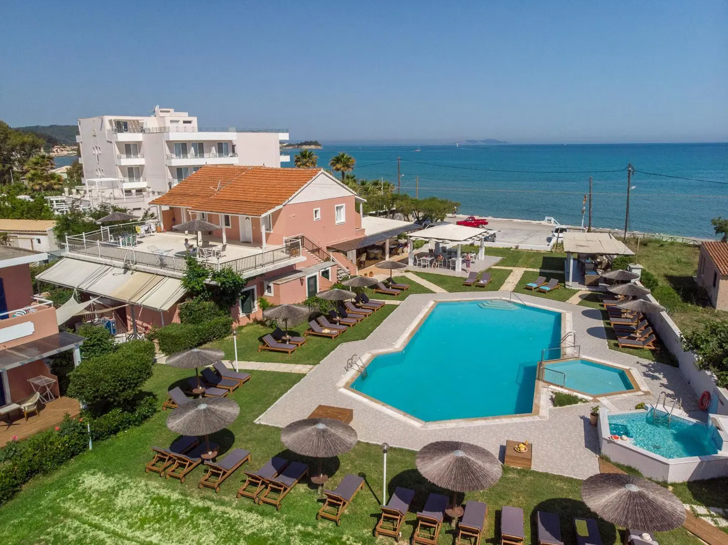 The Wave OUTDOOR_POOL