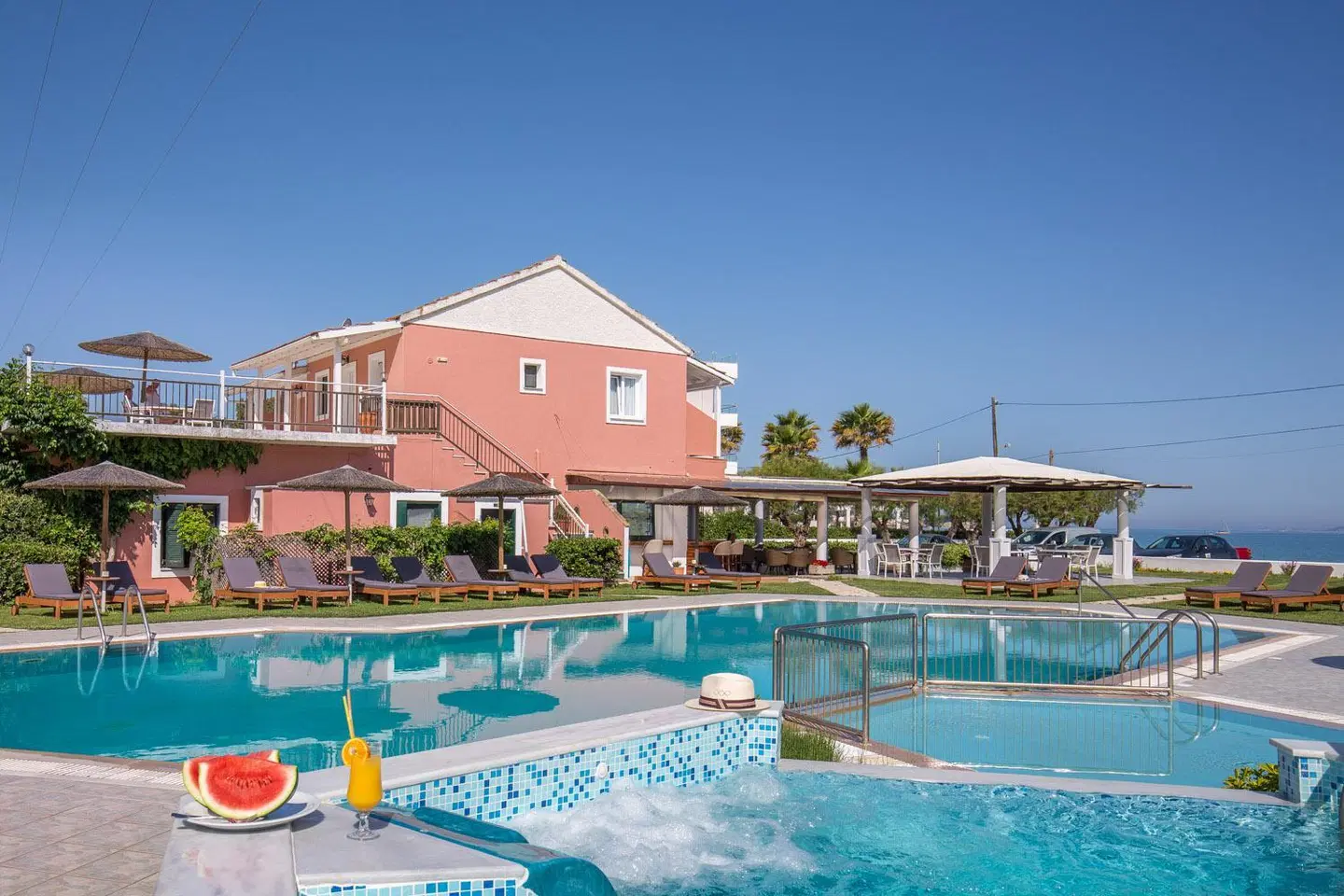 The Wave OUTDOOR_POOL
