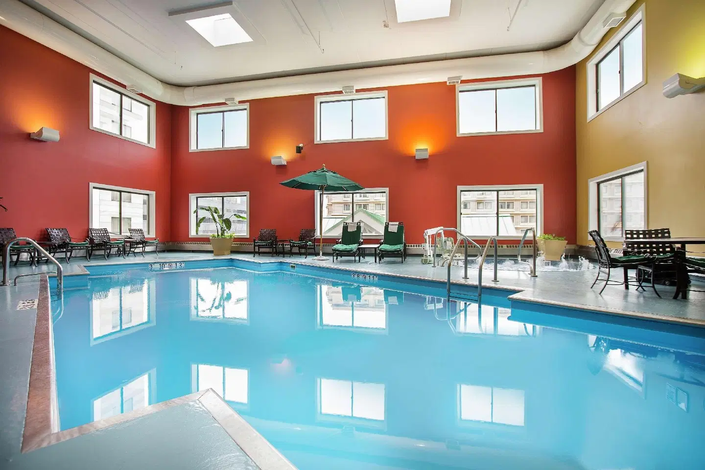 DoubleTree by Hilton Chicago O'Hare Airport Rosemont Hallenbad