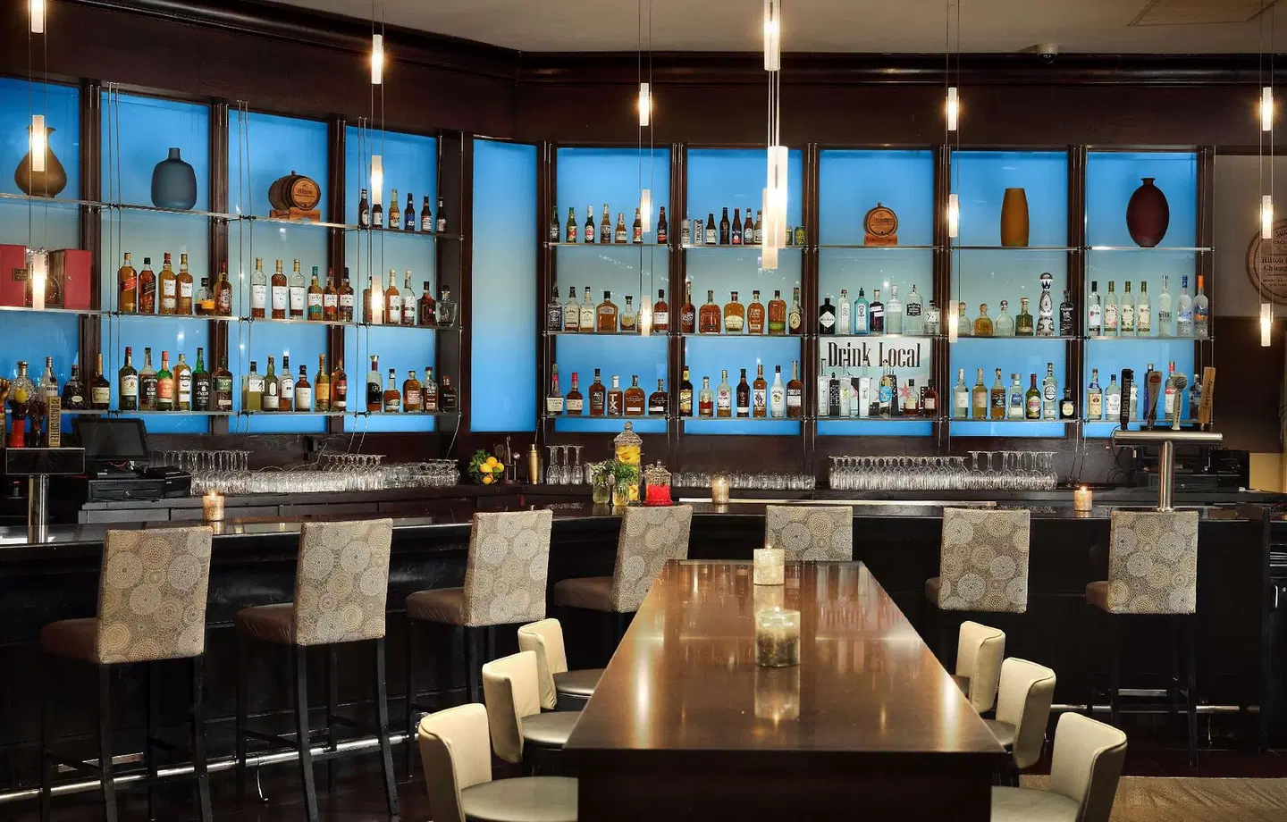 Hilton Rosemont Chicago O'Hare Bar