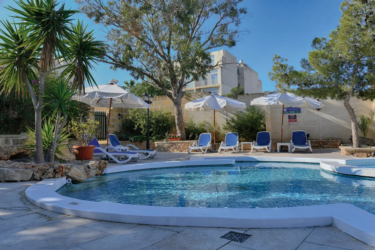 Cornucopia Hotel OUTDOOR_POOL