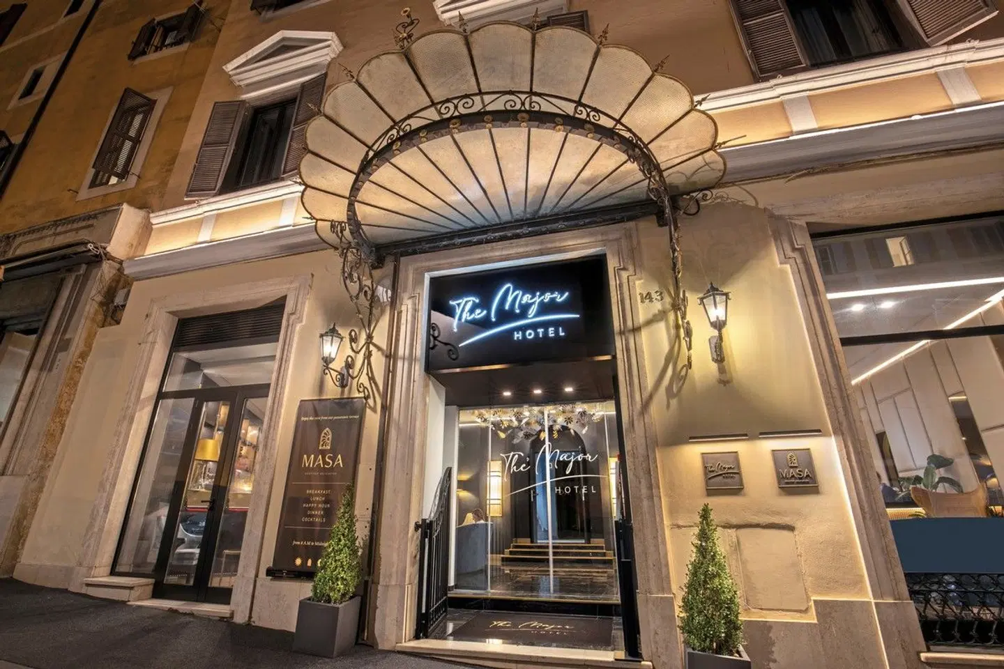 The Major Hotel EXTERIOR