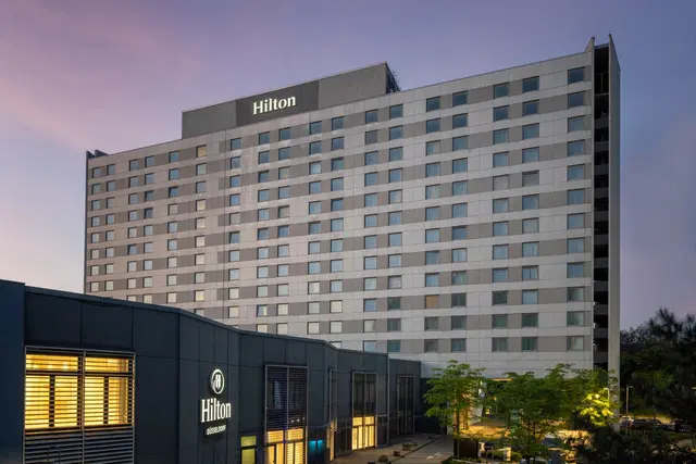 Hilton Düsseldorf EXTERIOR