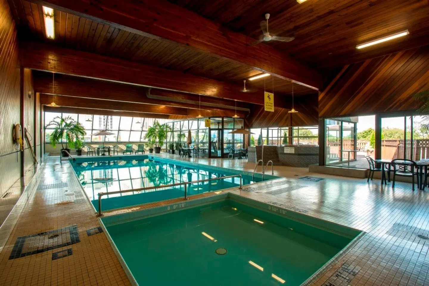Atlantica Hotel Halifax Hallenbad