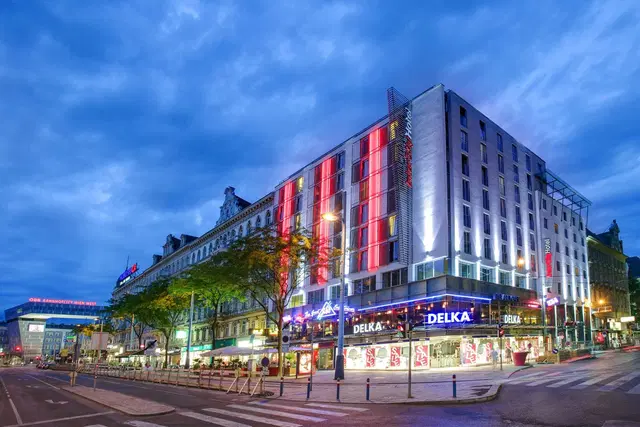 InterCityHotel Wien EXTERIOR