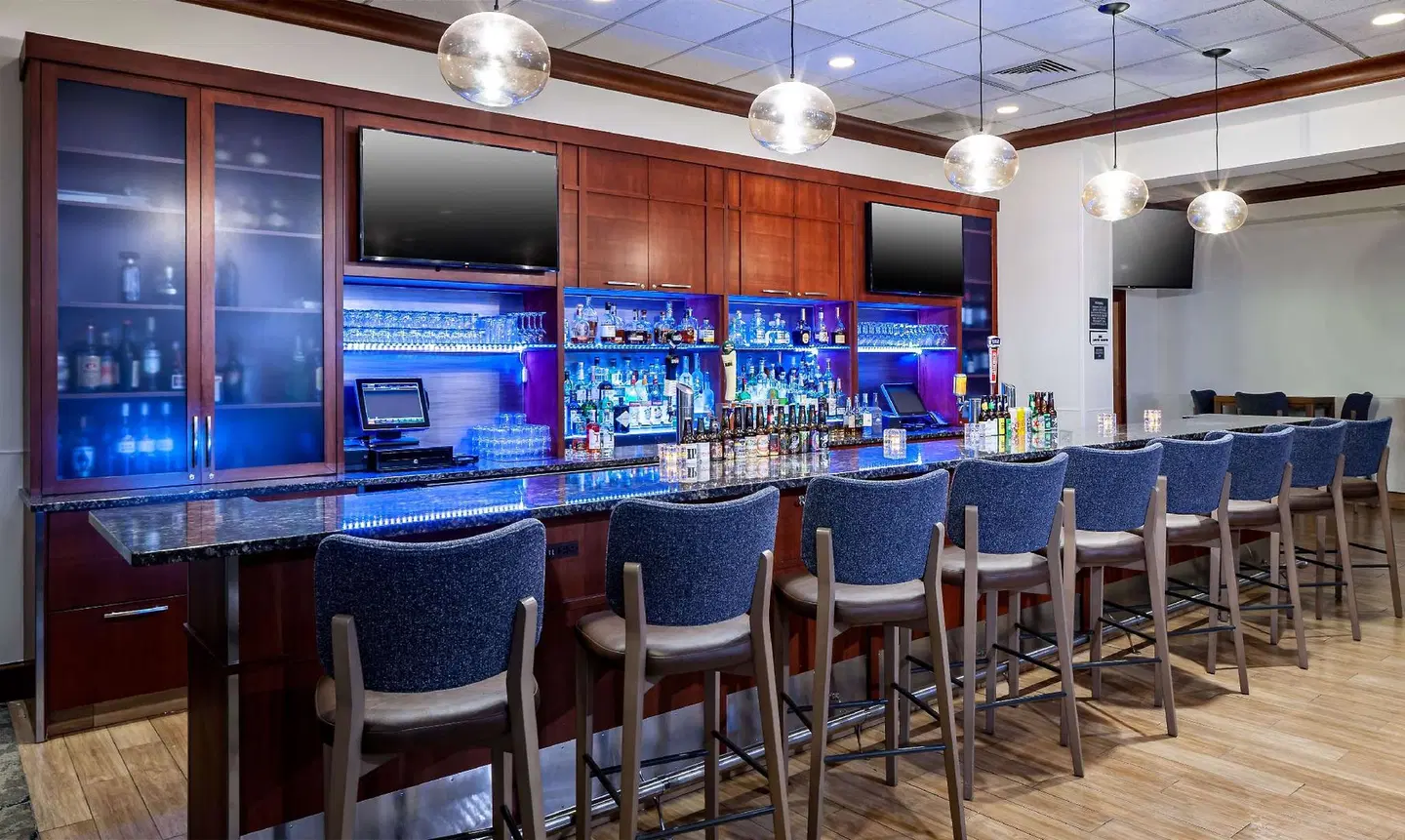 Hilton Garden Inn Chicago O'Hare Airport Bar