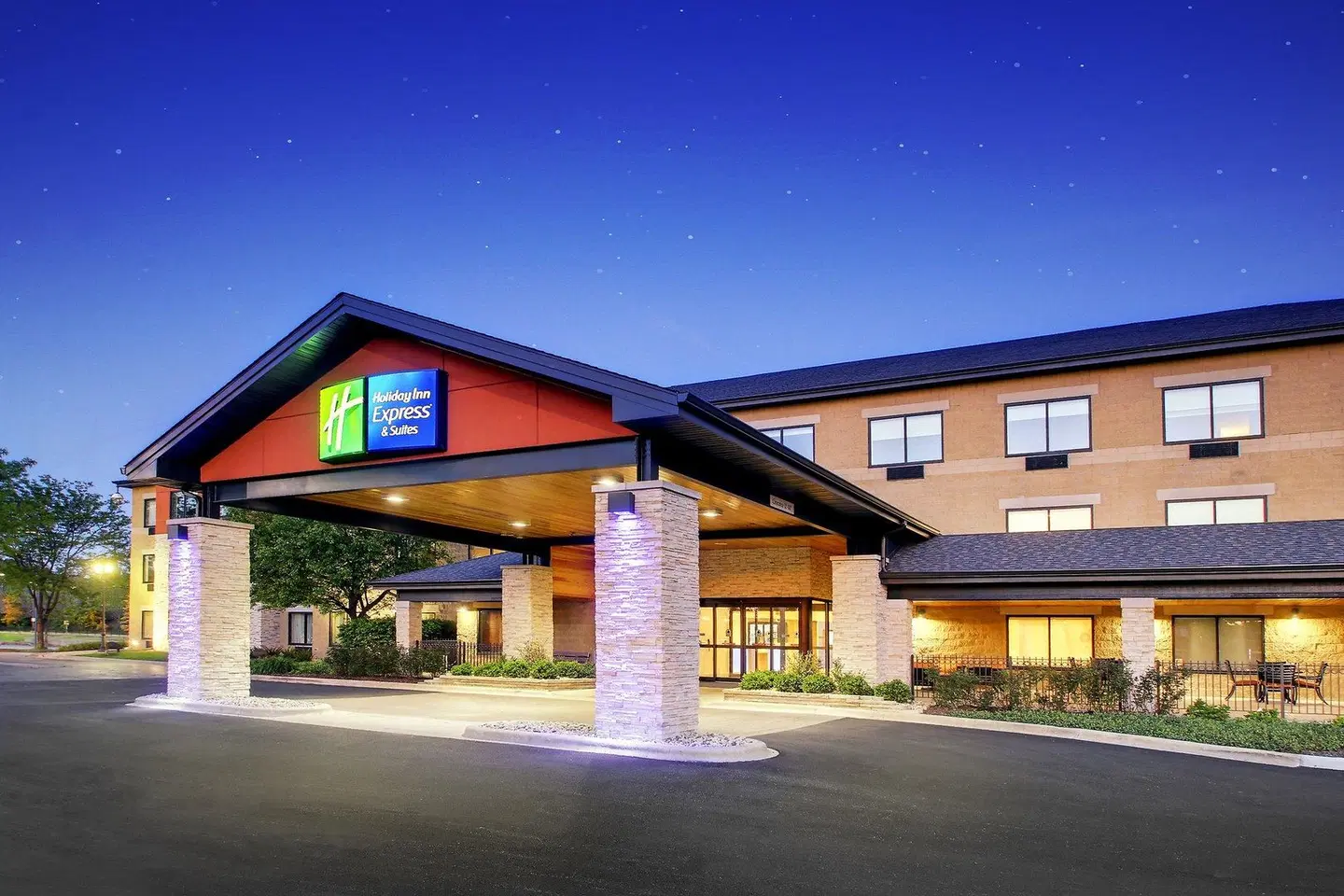Holiday Inn Express & Suites Aurora - Naperville by IHG EXTERIOR
