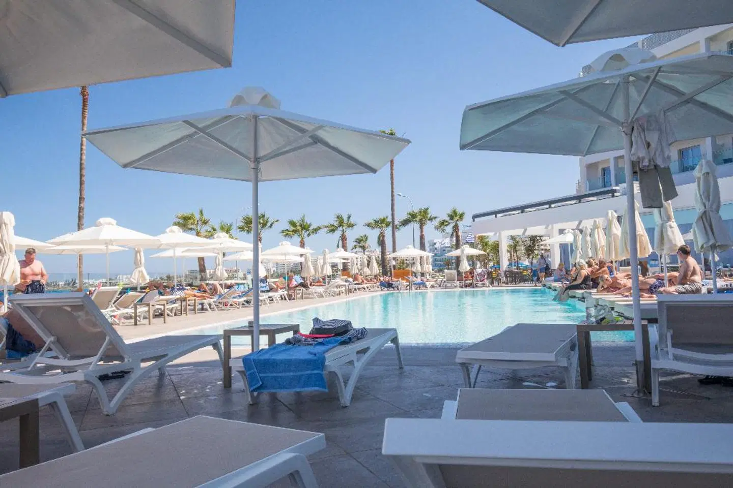 Evalena Beach Hotel Apts Terrasse