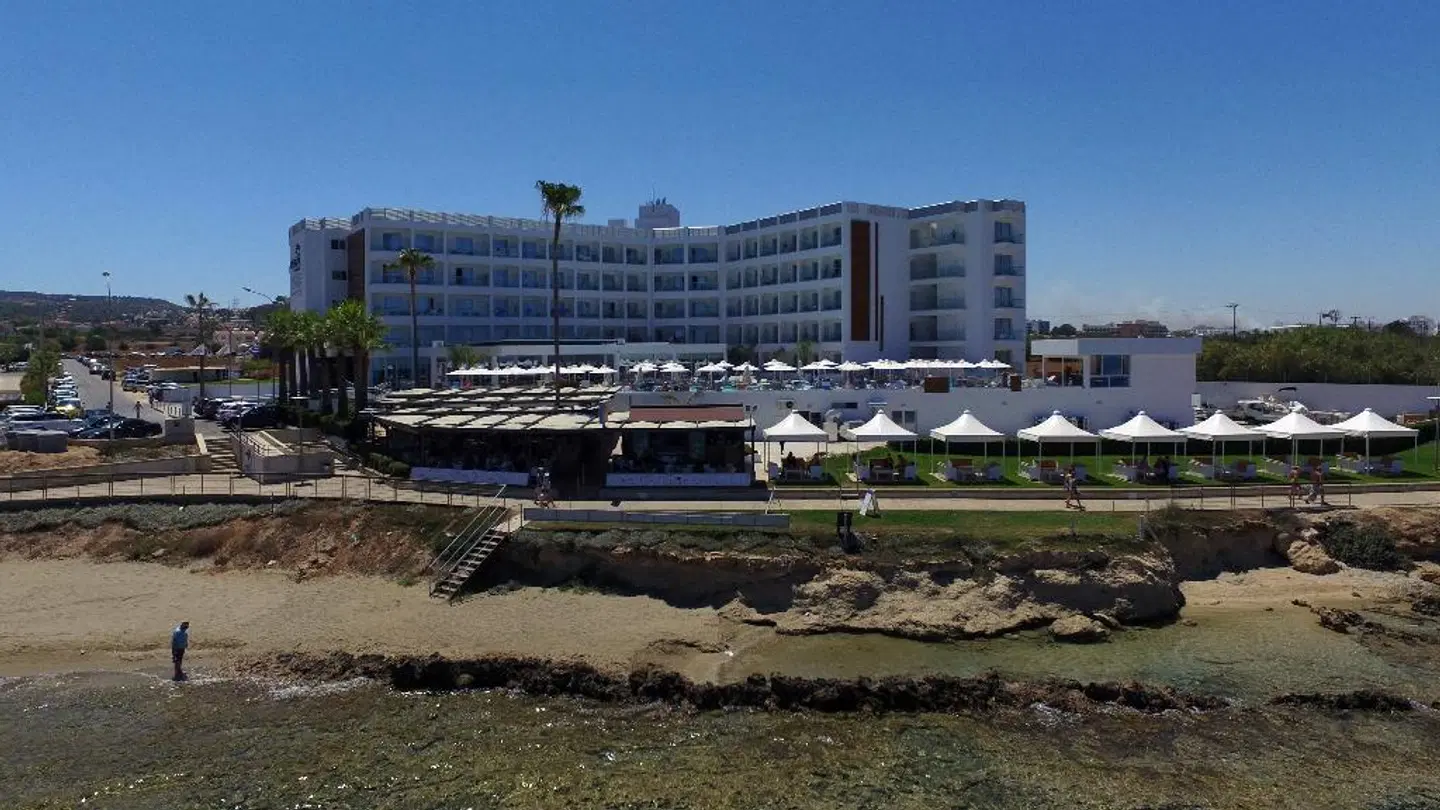 Evalena Beach Hotel Apts EXTERIOR